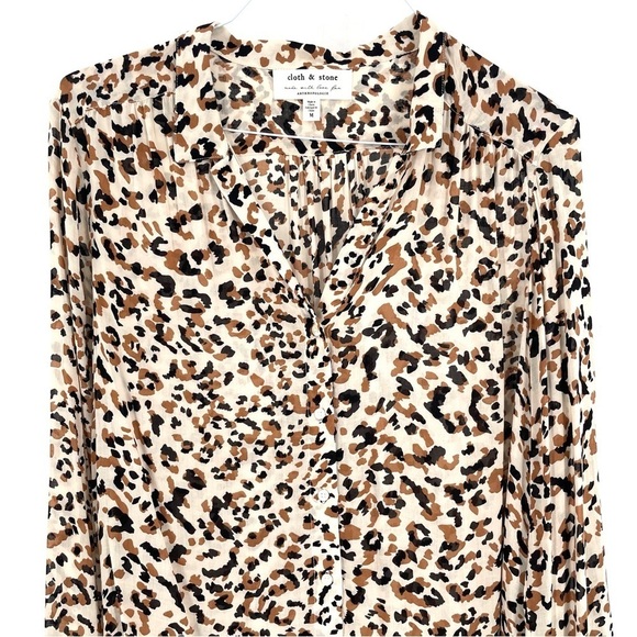 ANTHROPOLOGIE Cloth & Stone Lana Leopard Buttondown Long Sleeve Lightweight Top - Picture 4 of 8